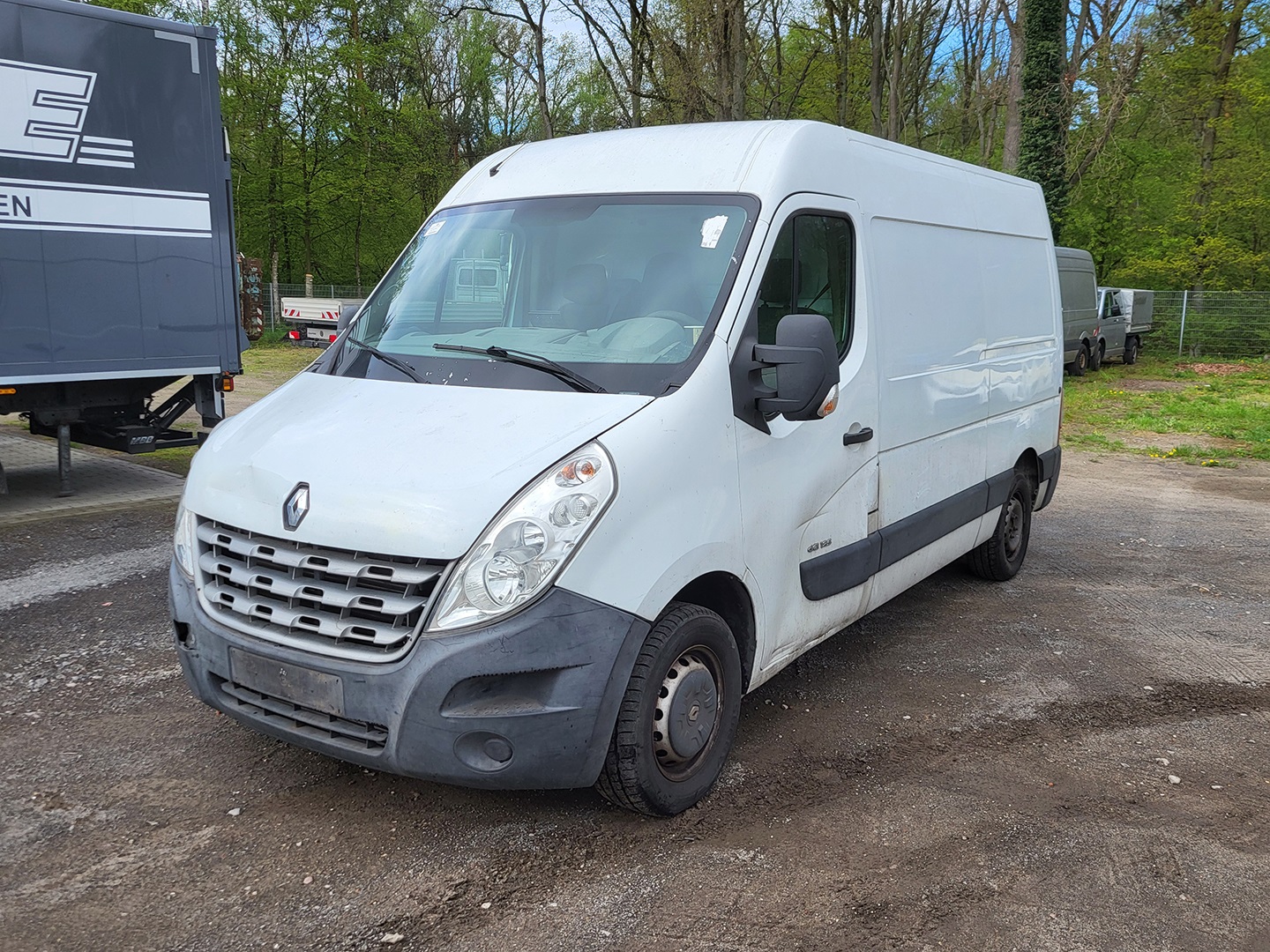 Transporter RENAULT Master dCi 125 aus Insolvenz
